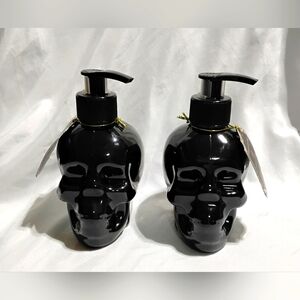 Maison De Base Witches Brew Black Skull Pump Handsoap Halloween Lot of 2